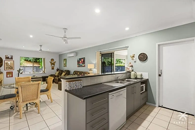 15 Brian Street, Brinsmead, QLD 4870, 3 rūma, 2 rūma horoi, House