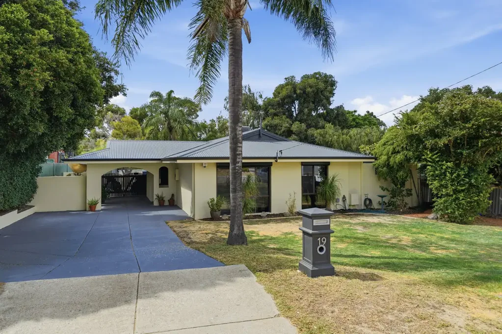 19 Bougainvillea Avenue, Forrestfield, WA 6058