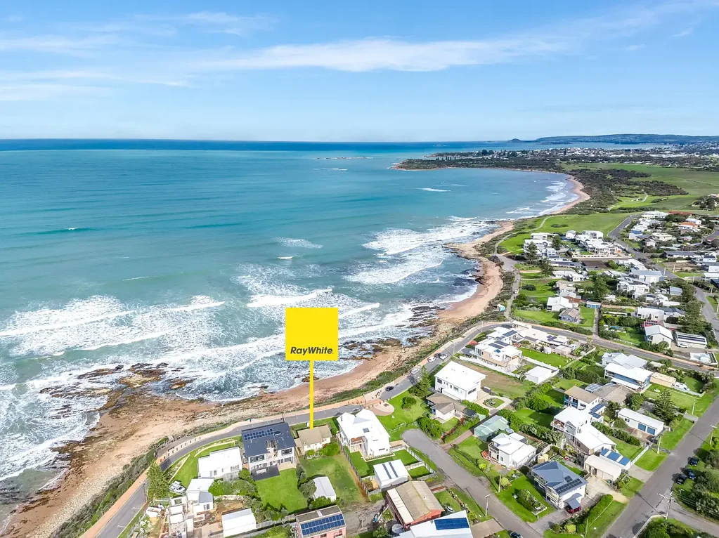 Middleton 2chambre One of Middleton Point's Last Original Beachfront Shacks - A Rare Coastal Opportunity