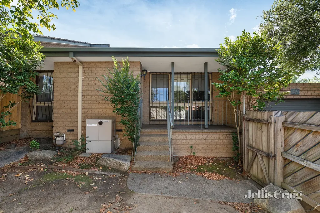 Great location with ducted heating and central cooling for all year round enjoyment!