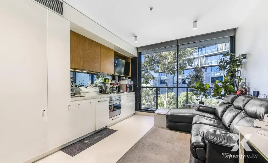 Lovely one bed room in South Yarra Prime Location!