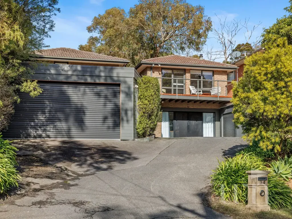 Mount Martha 4 Bedroom Elevated Elegance with Reserve Views