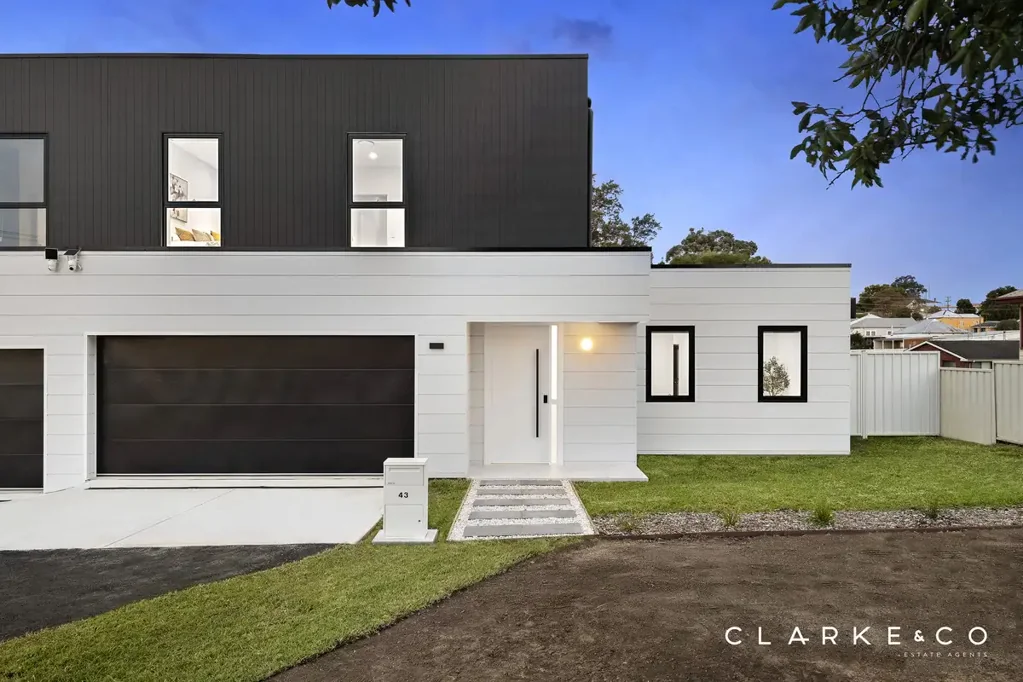 Kurri Kurri 4 Bedroom STRIKING DESIGN, SEAMLESS LIVING!