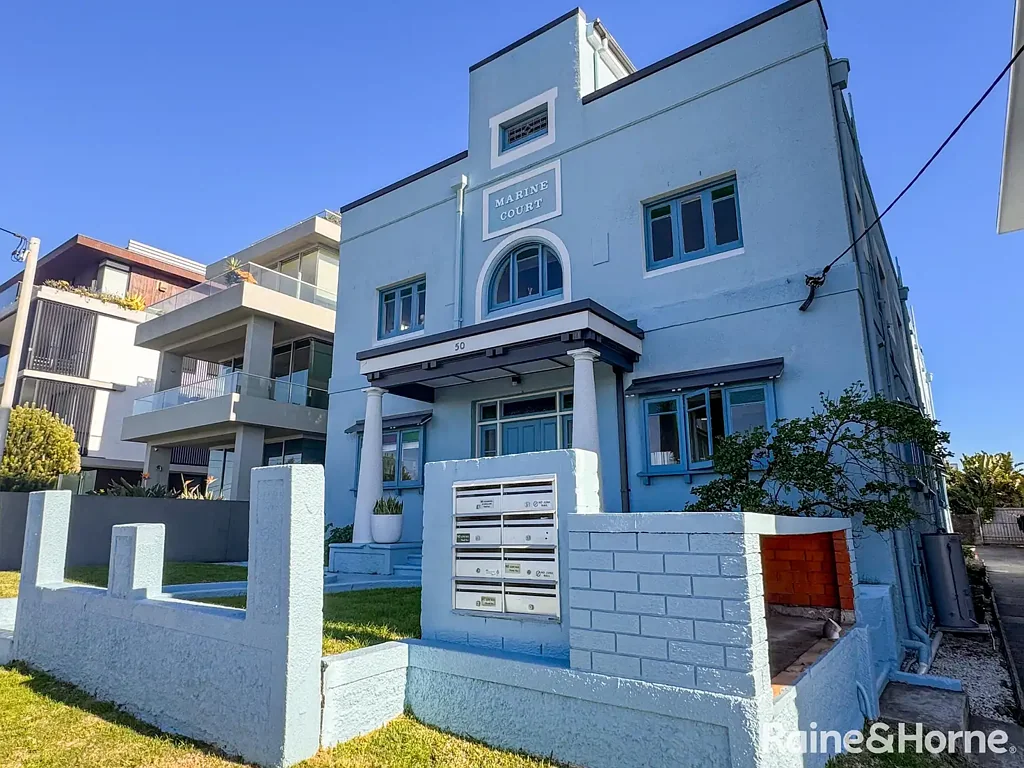 Beachside Living - One Bedroom Apartment in Maroubra