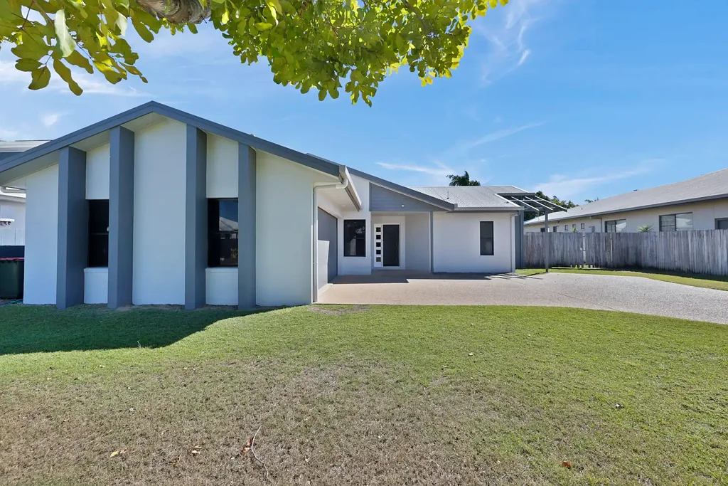 Blacks Beach 4房  Fresh Beach Home