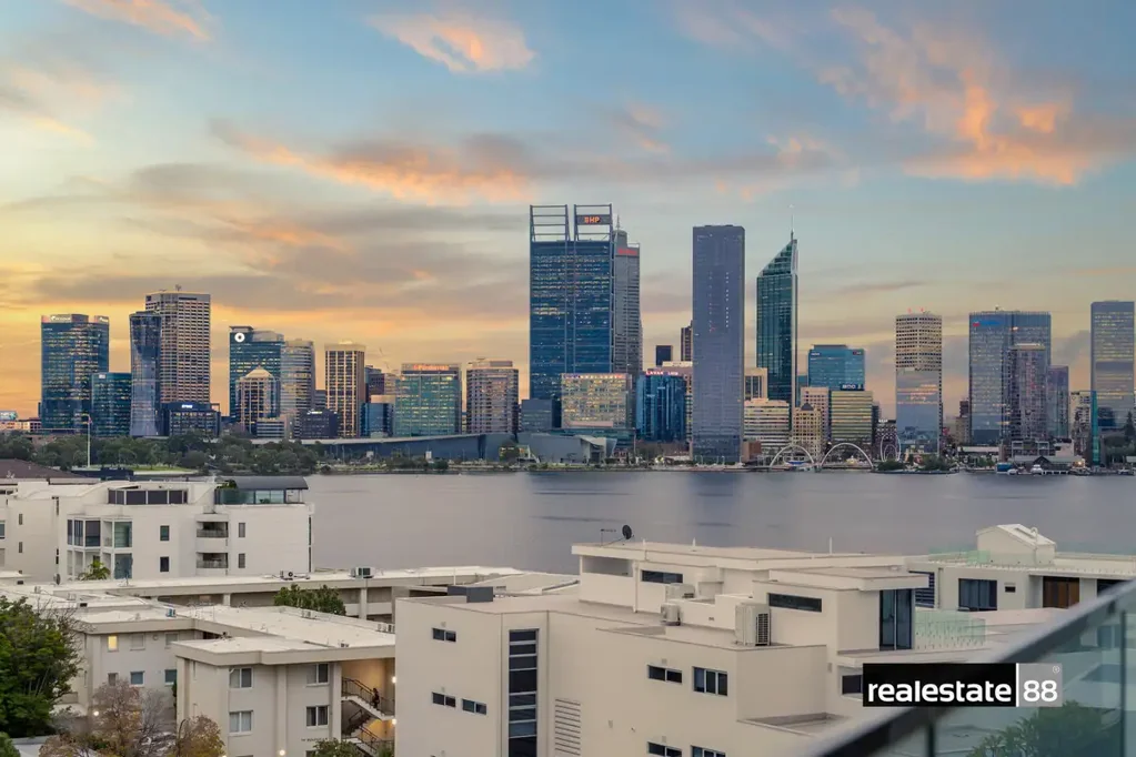 South Perth 2房  City, River, Park: The Perfect Triple View from Your Balcony!