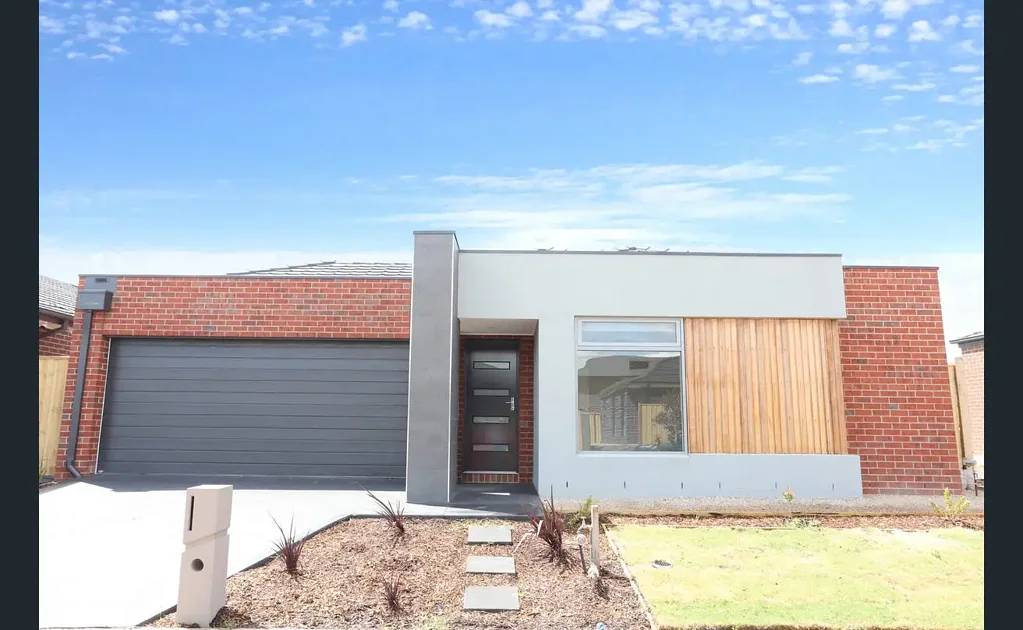 Comfortable Family Living in a Convenient Location