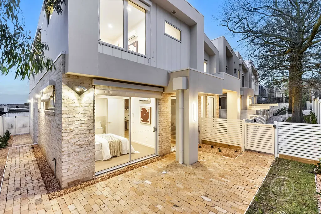 Greensborough 3房 卓越的奢华、宽敞与精湛工艺典范 An Exceptional Standard Of Luxury, Space And Craftsmanship