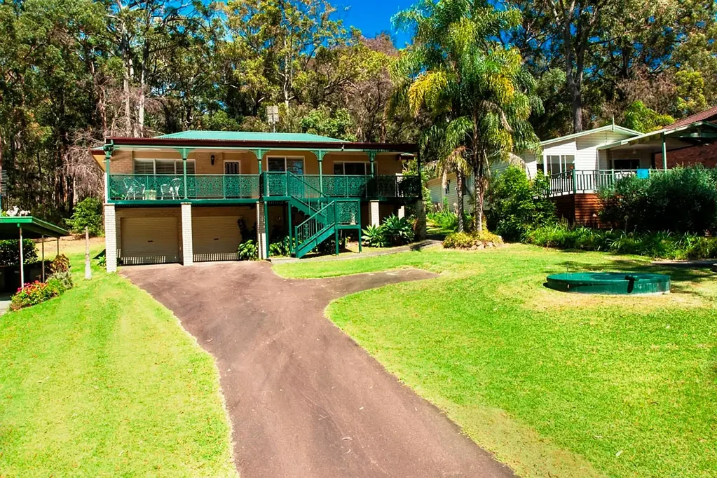“Relaxed Coastal Living – 3 Bedroom Home in Tranquil North Arm Cove