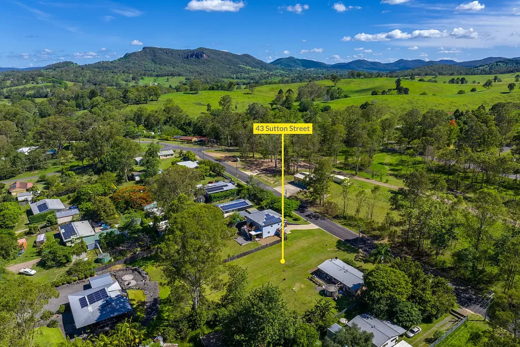 43 Sutton Street, Brooloo, QLD 4570
