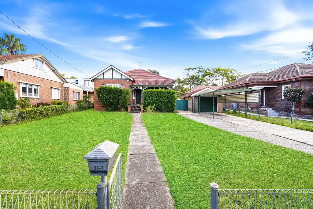 Spacious Family Home in Prime Location.