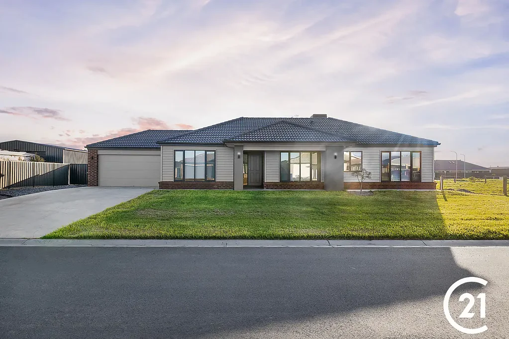 Spacious 4-Bedroom Home in Moama