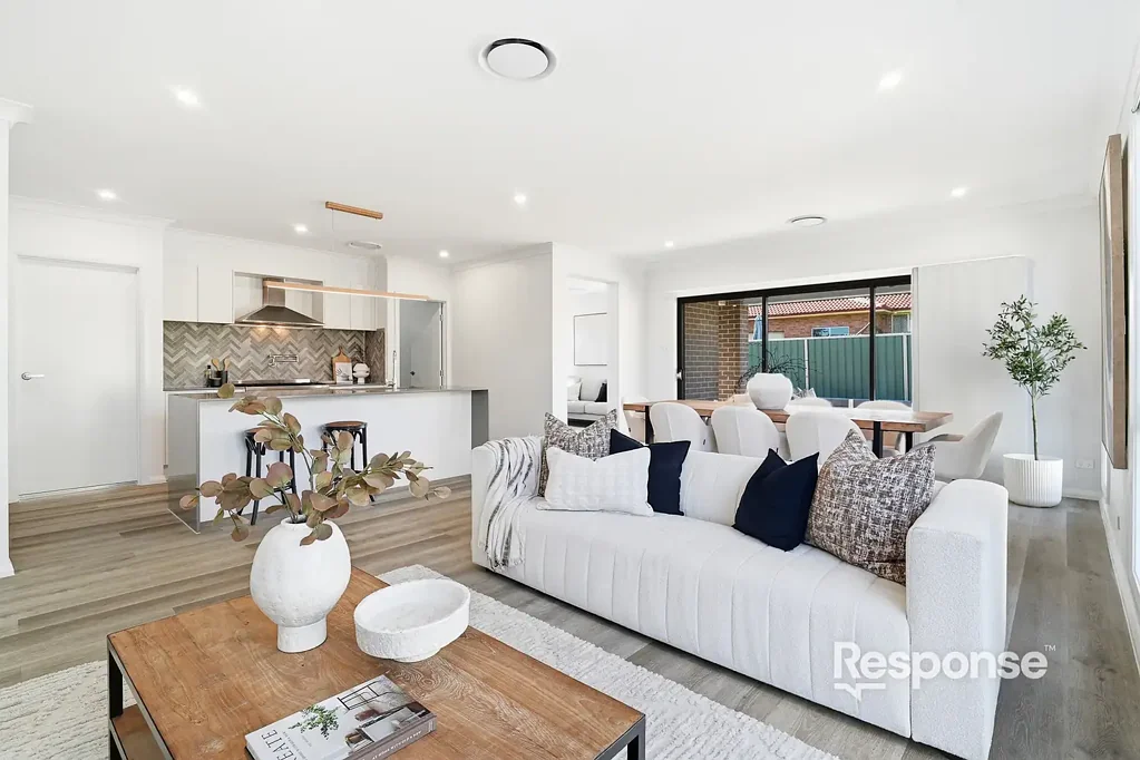 Werrington Downs 4房 近新住宅2023  多功能生活区  私密家庭影院  豪华步入式 pantry 四卧两卫  三车贯通车库  宁静死路公园 Live Large on Pioneer!