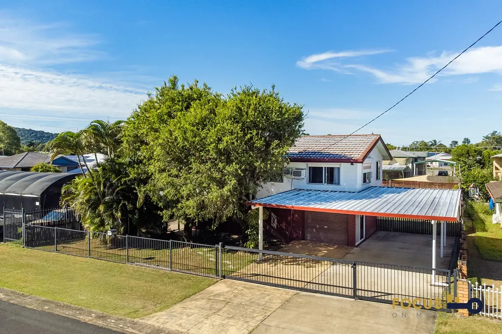 Sarina 3房  THE ULTIMATE FAMILY HOME - POOL, BAR, SHED & ROOM FOR 7 VEHICLES