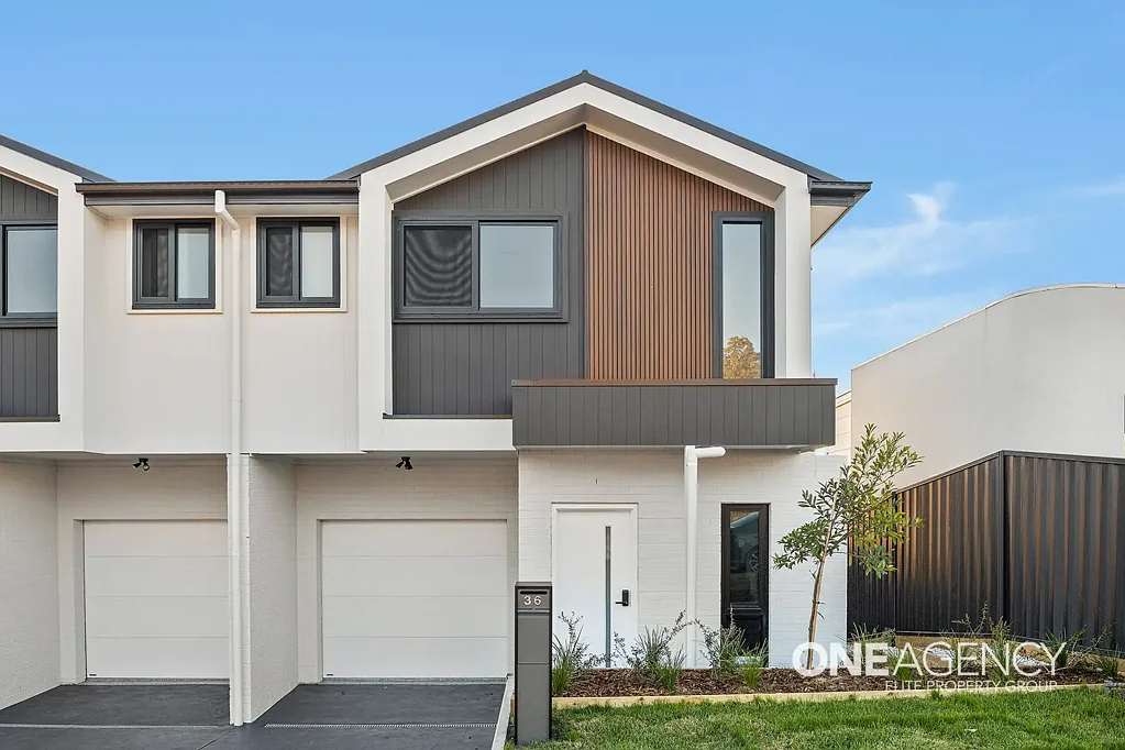 MODERN 3-BEDROOM HOME WITH ESCARPMENT VIEWS & PREMIUM FINISHES