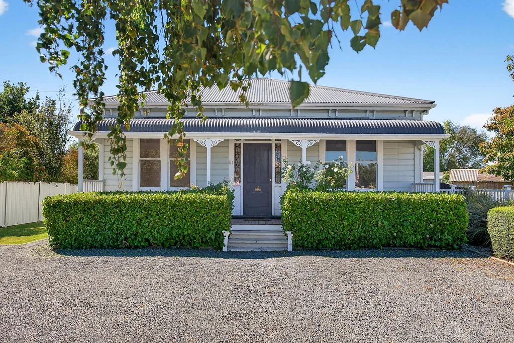 Martinborough 3房  You old Charmer