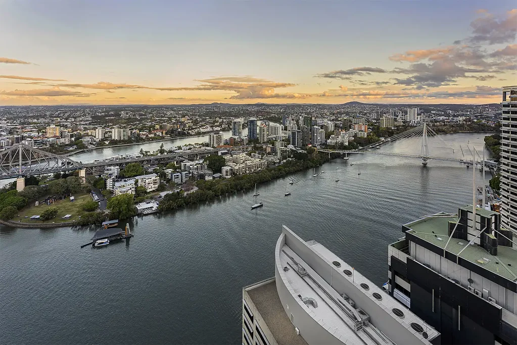 Brisbane City 2房 高空生活，布里斯班标志性景观环绕！ Sky-High Living Framed by Brisbane's Iconic Landscape!