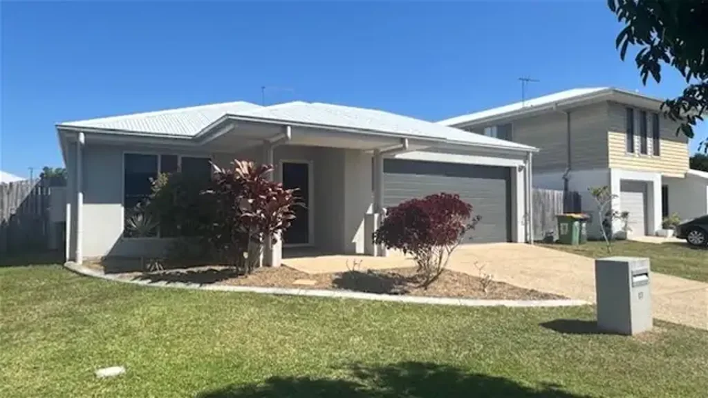 Tidy 3 Bedroom Home!
