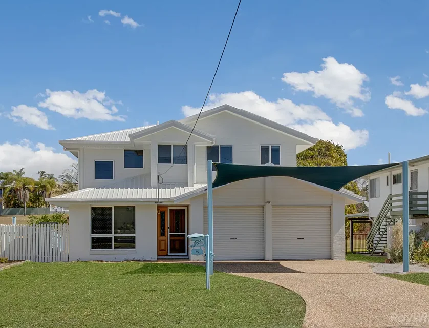 15 The Oaks Road, Tannum Sands, QLD 4680, 4房, 3浴, 整租独立别墅