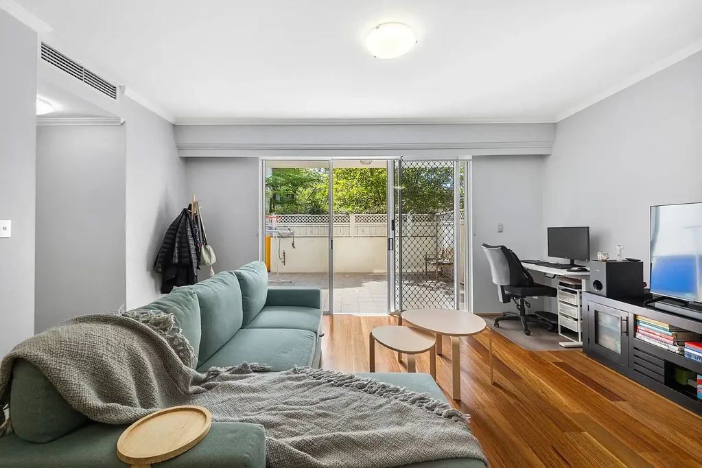 Chiswick 2 Bedroom Tranquil Courtyard Apartment in a Resort-Inspired Complex