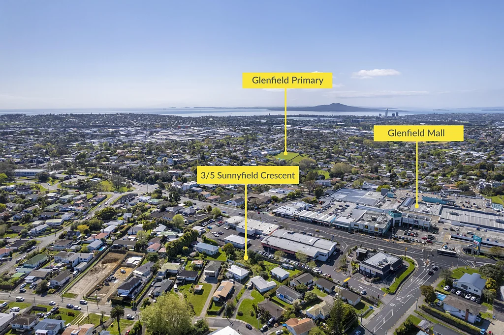 3/5 Sunnyfield Crescent, Glenfield, North Shore City, Auckland