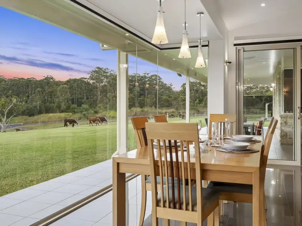 Valla 4chambre Dual Title Acreage with Architect-Designed Home | 73.76ha in Valla...