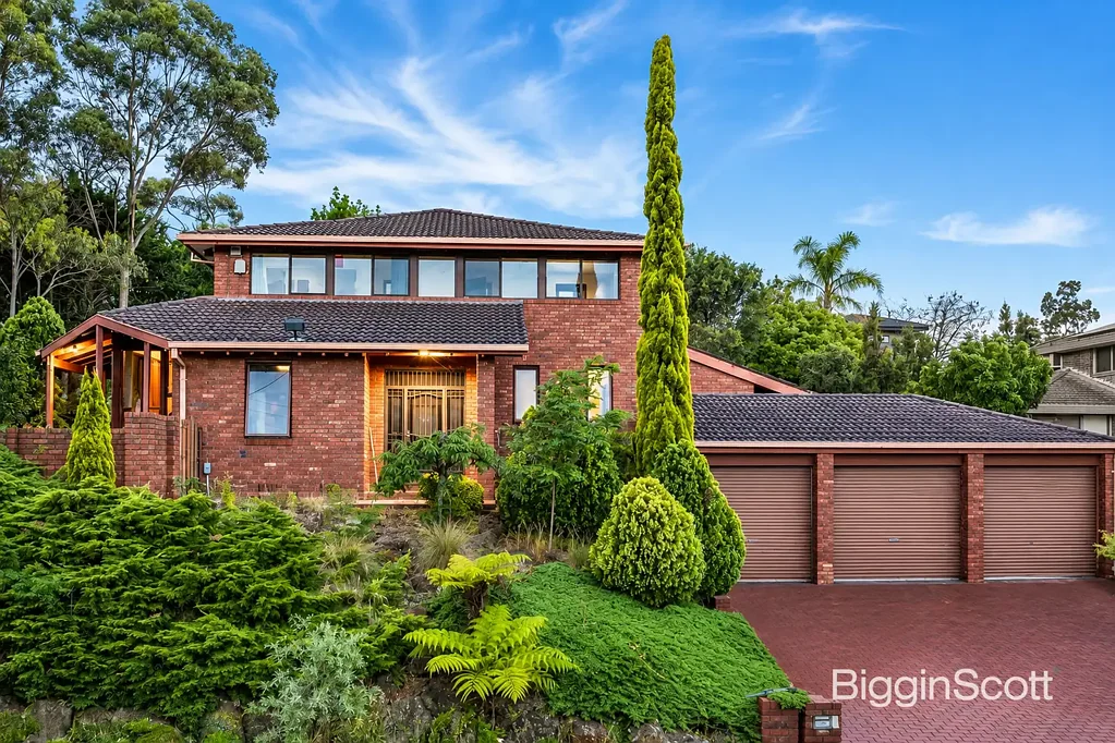 Large Family Home in the GWSC Zone - Gardening Included!