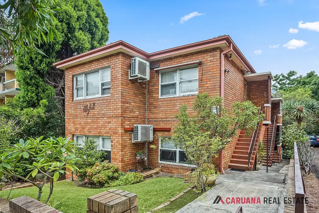 2/11 Winchester Street, Carlton, NSW 2218