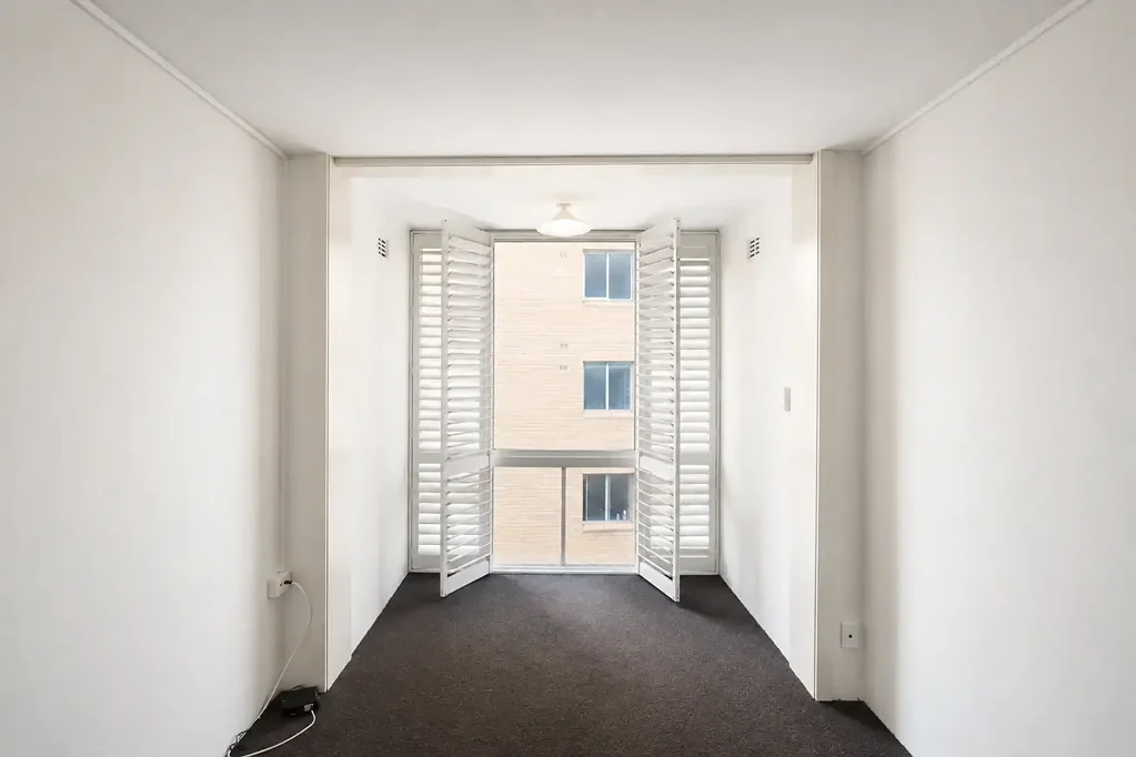 RENOVATED TWO BEDROOM APARTMENT IN QUIET LOCATION