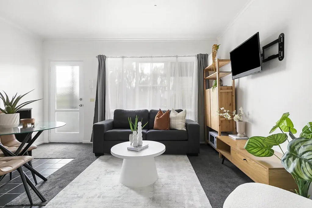 Modern, Light-Filled Studio in a Prime Location