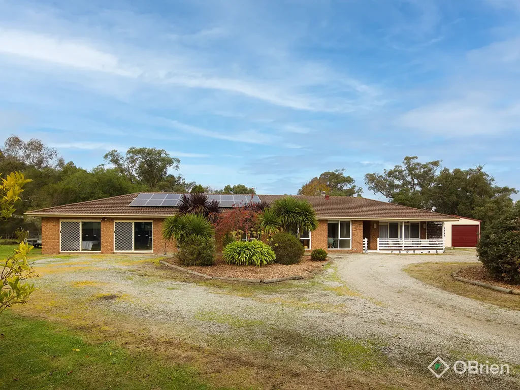 Drouin 4Moenga Sunlit family living on over an acre.