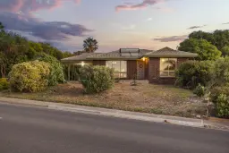 5 Minnipa Drive, Hallett Cove