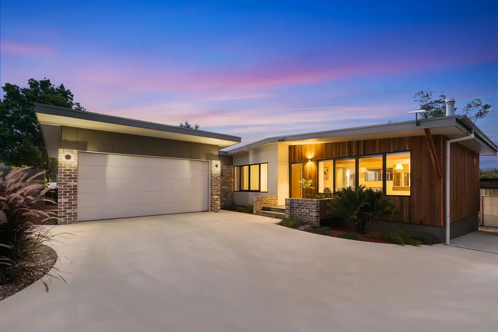 Toormina 3 Bedroom A Handcrafted Sanctuary, Set Across 1,220sqm With DA Approval For A Second Dwelling. Offering Endless Possibilities.