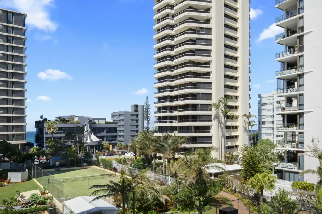 Stylish Beachside Living in Main Beach