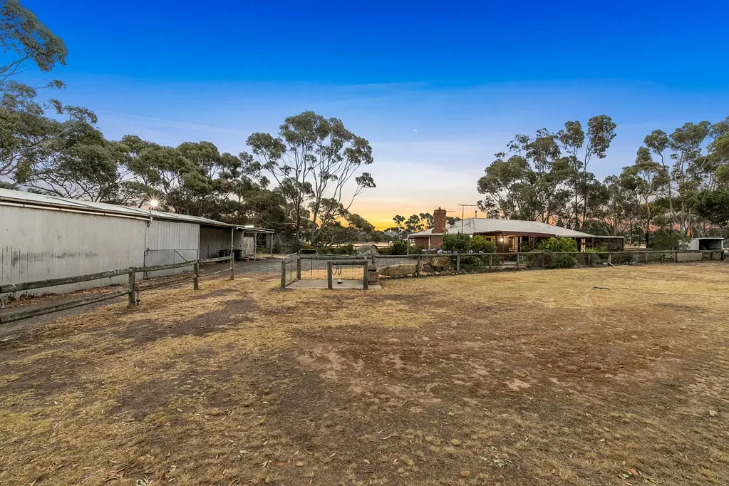 Little River 3房  Over 6.5 Acres of Serene Country Living