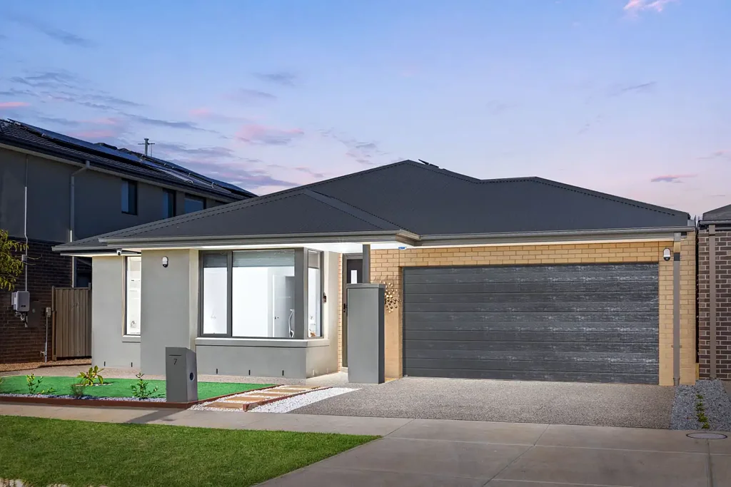 Tarneit 5ห้องนอน Luxury North-Facing Family Living on 420sqm (Approx.)