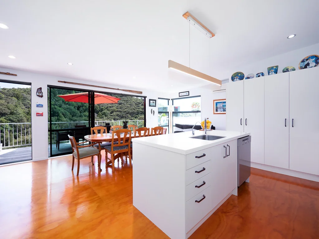 Opua 3chambre Private Retreat, Luxurious & Poolside Living