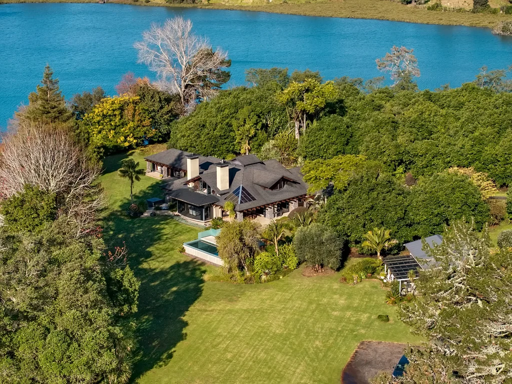 Whakamarama 6कमरा Private Waterfront Legacy