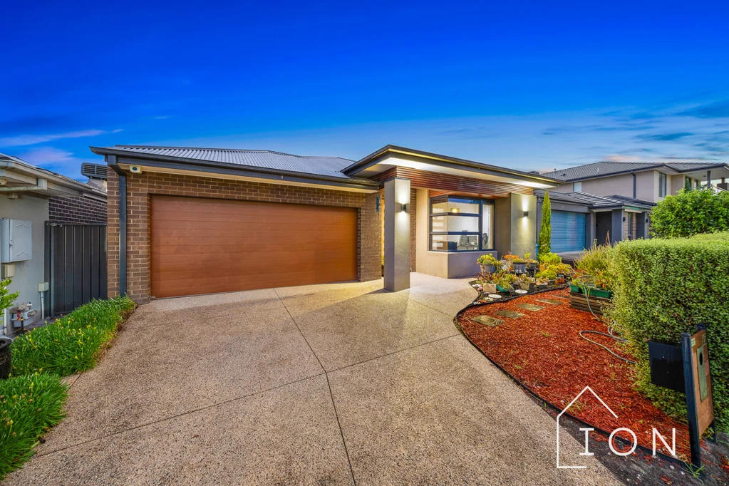 45 Bathgate Crescent, Cranbourne East, VIC 3977