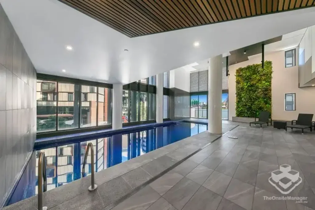 MODERN APARTMENT IN THE HEART OF SOUTH BRISBANE