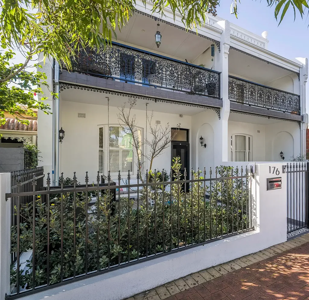 Perth 3房  A Timeless Near-City Gem with Modern Elegance