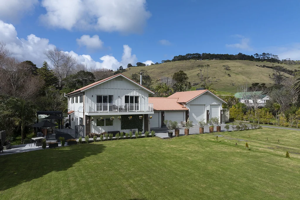 Omapere 3chambre Contemporary Coastal Living - Views & Versatility