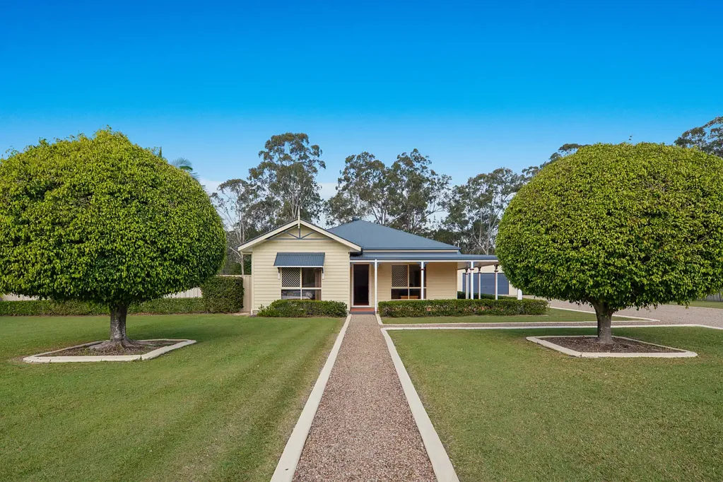 Yatala 5房  Flat Usable Acreage, Modern Queenslander Charm and Character