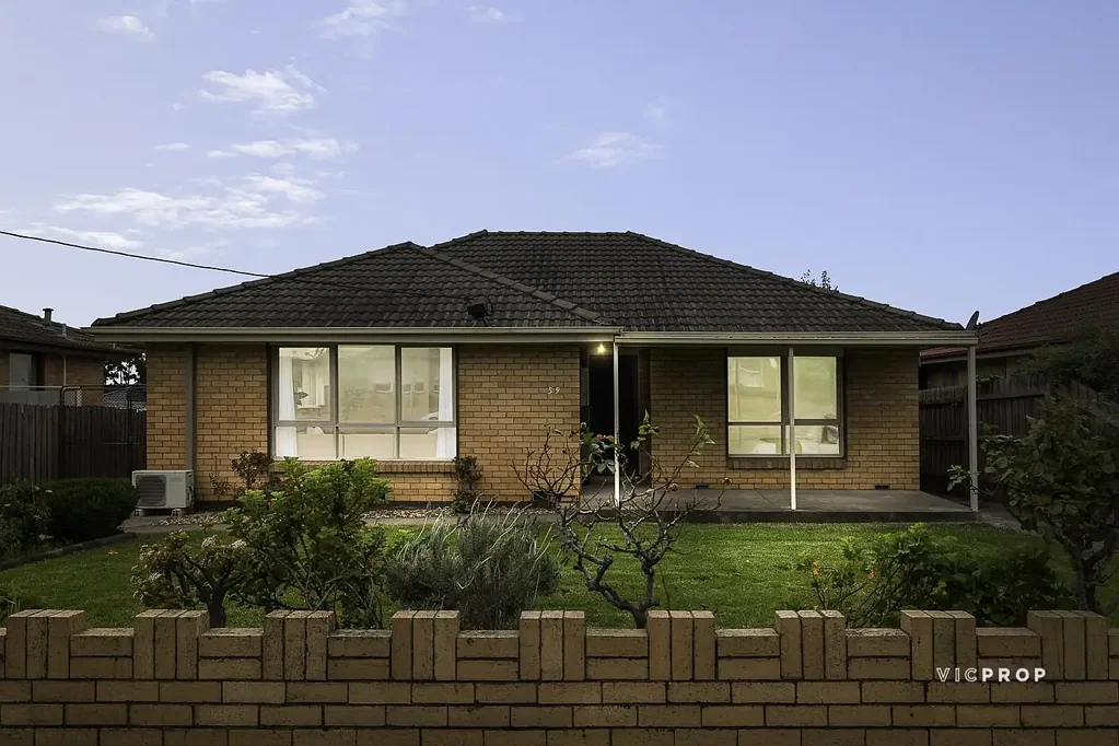 Fawkner 4غرفة نوم Move In Now, Build Your Dream Later