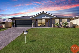 25 Vikki Avenue, Rutherford