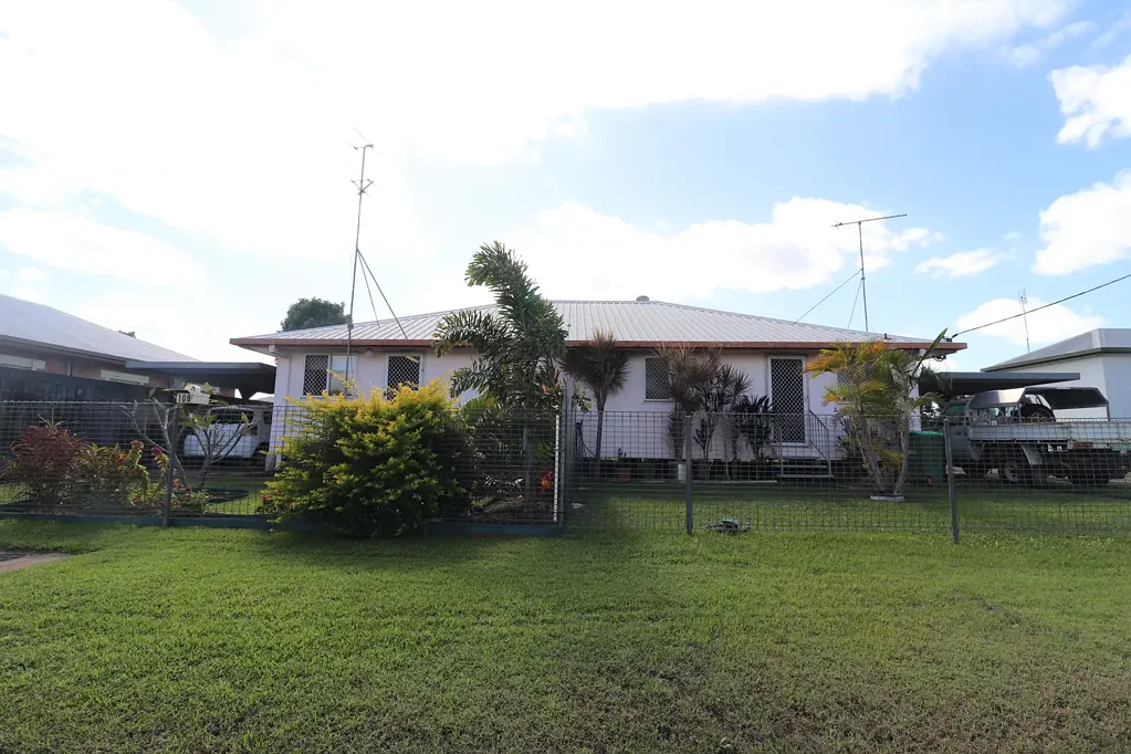1-4/108 Young Street, Ayr, QLD 4807