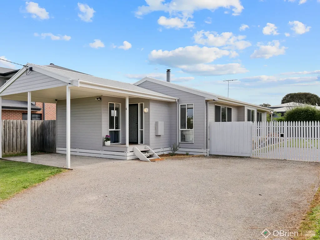 6 Irving Road, Cowes, VIC 3922