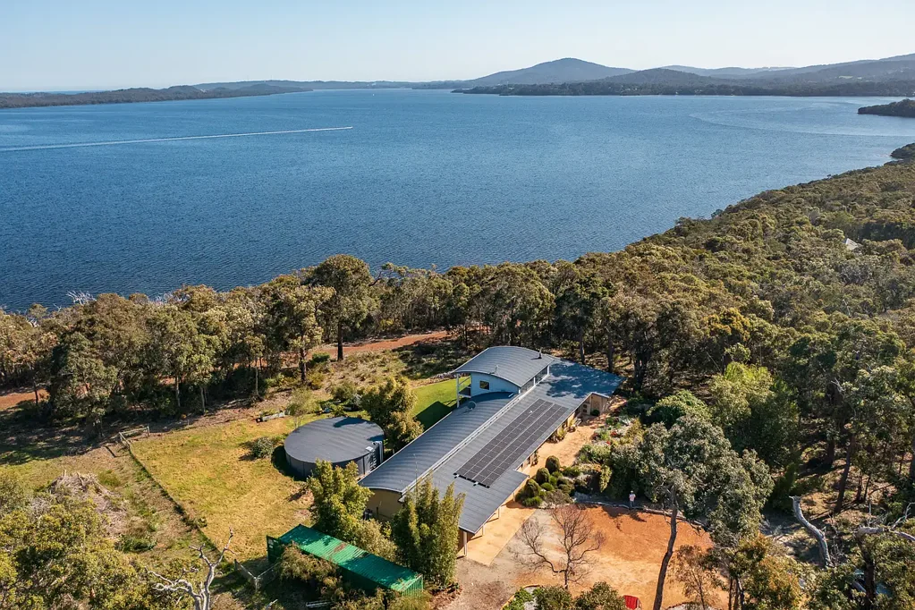 Hay 3Zimmer Inlet Foreshore Frontage !