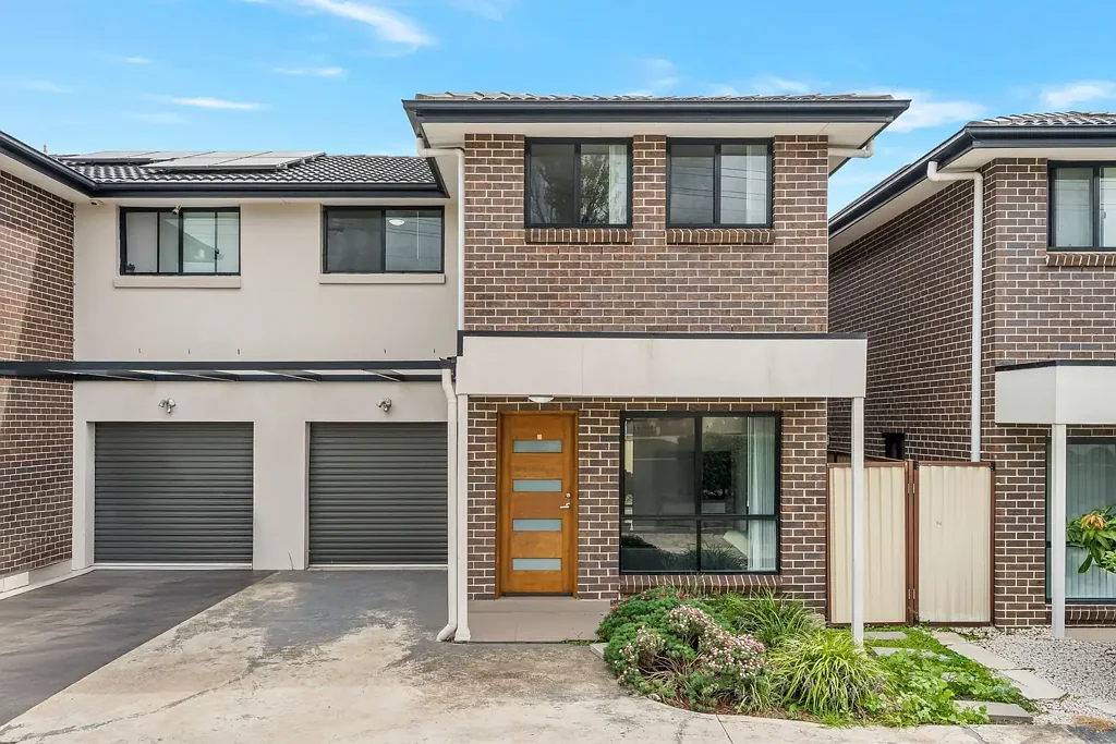 Chipping Norton 3 Bedroom Light-filled family living with a private backyard to entertain