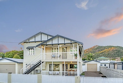 West End 2房 Stylish Ground Floor Living with Expansive Pet-Friendly Outdoor Space in the Heart of West End